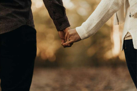 Tiếp xúc thân mật kết hợp oxytocin giúp lành vết thương nhanh hơn