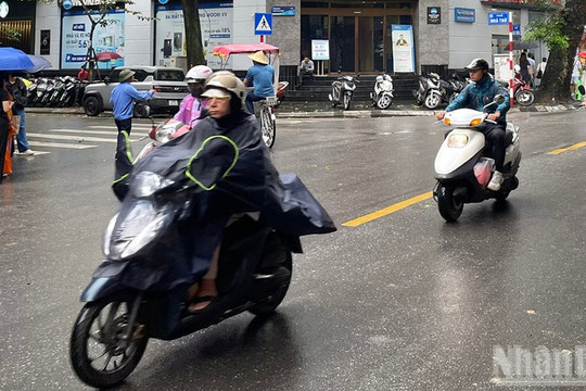 Không khí lạnh tăng cường ở miền bắc, Hà Nội có mưa rào, trời rét