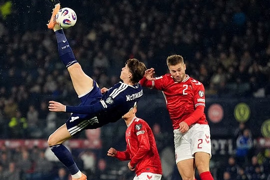 McTominay lập siêu phẩm, Scotland trở lại World Cup sau 28 năm
