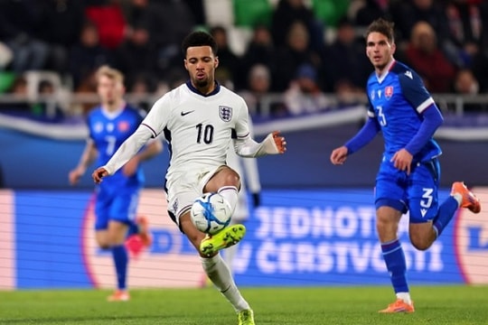 Ethan Nwaneri ghi siêu phẩm, gửi thông điệp tới HLV Arteta