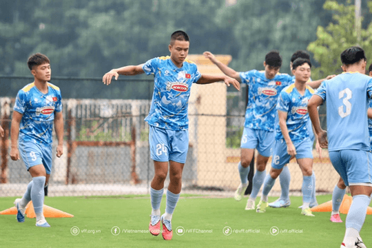 Chấn thương của Văn Trường: Cánh cửa SEA Games cho sao Việt kiều