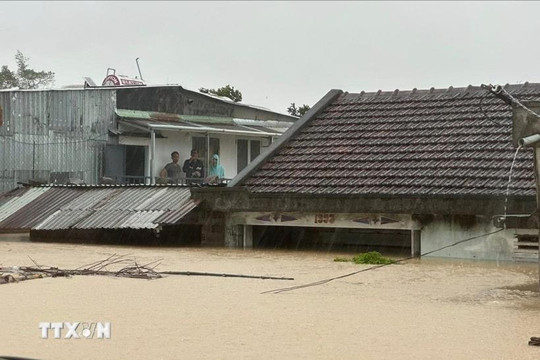 Mưa lũ gây nhiều thiệt hại về tài sản, làm 15 người chết, mất tích