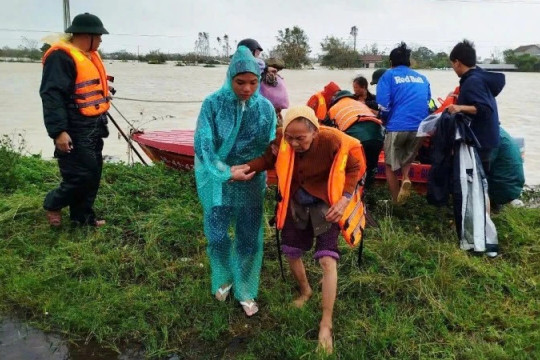 Giành giật sự sống giữa “biển nước”