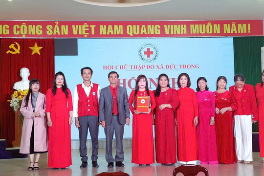 Công bố quyết định hợp nhất Hội Chữ thập đỏ xã Đức Trọng