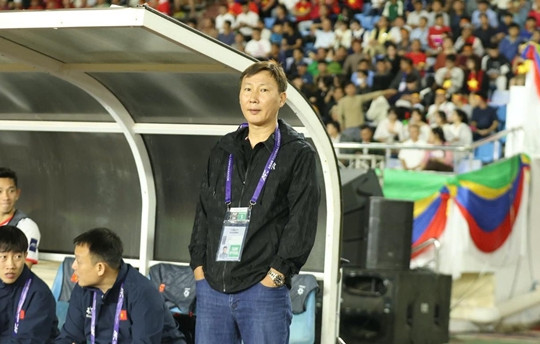 HLV Kim Sang-sik tạm gác ĐTQG, dồn sức cho chiến dịch SEA Games 33