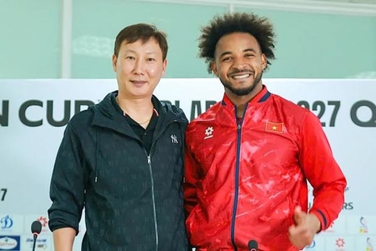 Thắng Lào 2-0, HLV Kim Sang-sik chỉ ra điểm yếu của tuyển Việt Nam