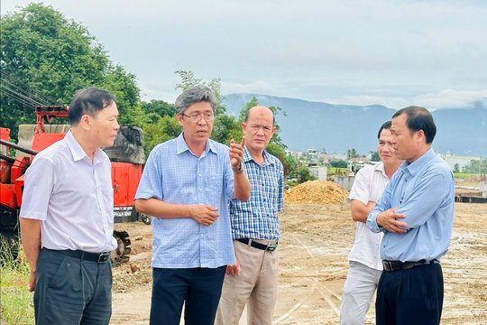 Phó Chủ tịch UBND tỉnh Lâm Đồng Nguyễn Minh kiểm tra một số dự án đầu tư công