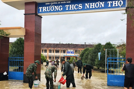 Trung tâm Huấn luyện quân sự quốc gia 2 nỗ lực ứng cứu giúp dân vùng ngập lụt