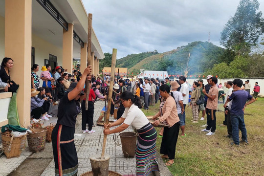 Ngày hội Văn hóa thể thao dân gian vùng đồng bào dân tộc thiểu số xã Đạ Huoai lần thứ I