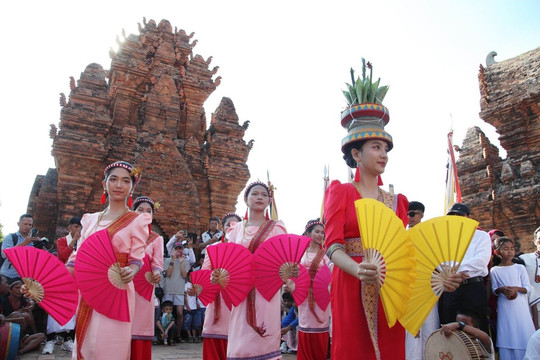 Lễ hội Katê Ninh Thuận: Khám phá di sản văn hóa Chăm