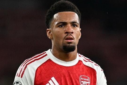 Arsenal quyết định tương lai Nwaneri, Barca và Bayern tranh Grimaldo