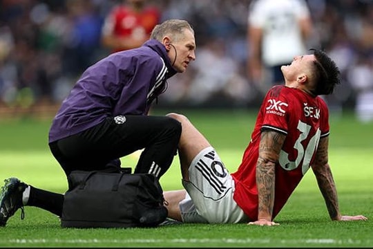 Chấn thương của Sesko: Zirkzee trước cơ hội cuối cùng tại MU