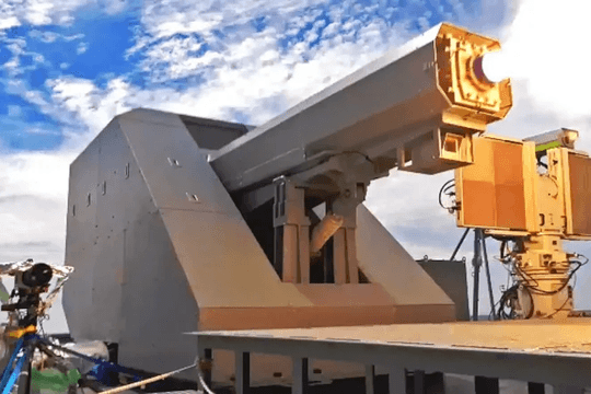Nhật Bản thử pháo điện từ: đối phó DF-17 và bầy UAV