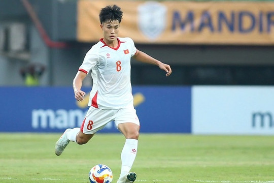 Văn Trường phẫu thuật, U22 Việt Nam mất trụ cột tại SEA Games 33
