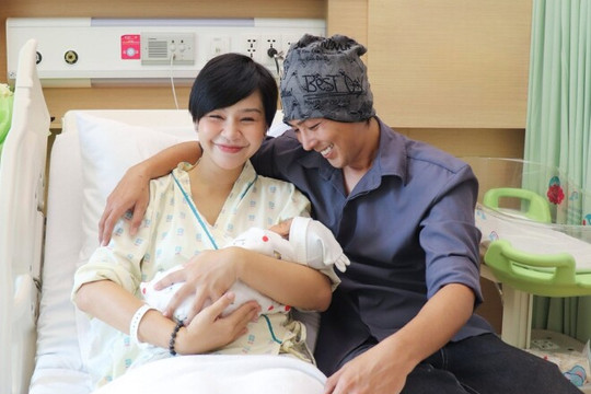 Người mẫu Lê Thu Trang sinh con gái đầu lòng với Quang Sơn