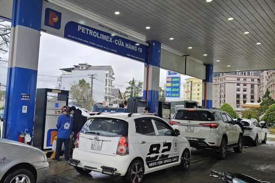 Các cửa hàng xăng dầu tại Đà Lạt đã thông thoáng trở lại