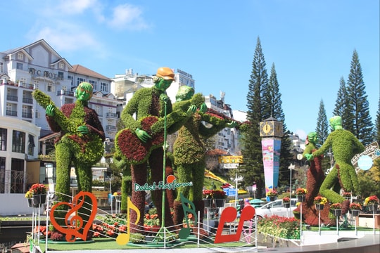 Lâm Đồng hướng tới xác lập kỷ lục bó hoa lớn nhất Việt Nam