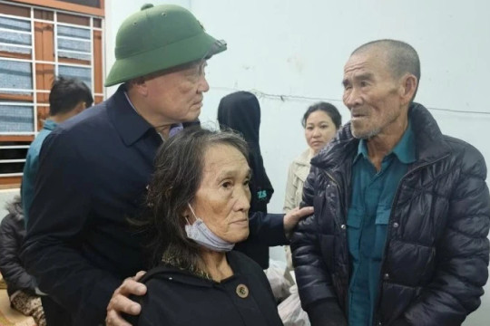 Phó Thủ tướng Thường trực Nguyễn Hòa Bình kiểm tra, chỉ đạo khắc phục hậu quả mưa lũ ở Đắk Lắk