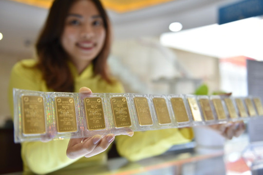 Cập nhật giá vàng trưa nay 22/11/2025: Giá vàng SJC, giá vàng 24k 9999, giá vàng nhẫn, vàng thế giới