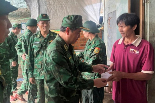 Kiểm tra công tác khắc phục hậu quả, động viên nhân dân sau mưa lũ tại Đắk Lắk và Khánh Hòa
