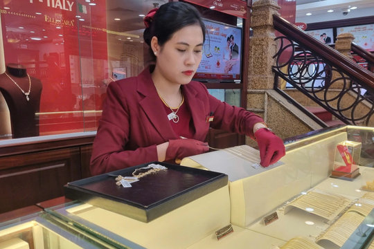 Giá vàng chiều nay 22/11/2025: Giá vàng SJC, giá vàng nhẫn, bảng giá vàng hôm nay chi tiết