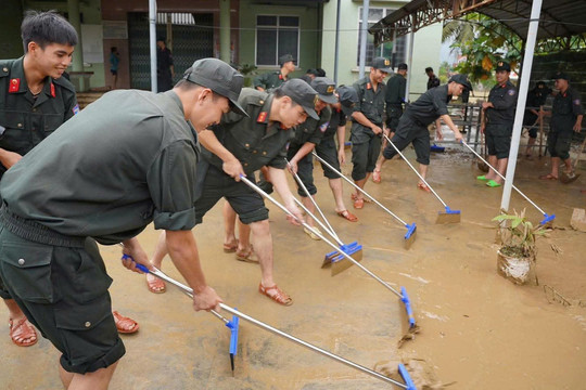Tập trung khắc phục hậu quả, khôi phục sản xuất kinh doanh, ổn định đời sống Nhân dân sau mưa lũ