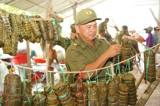 Người dân Lâm Đồng góp sức giữa mùa lũ