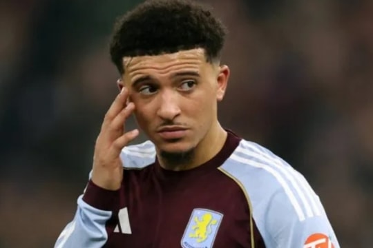 Jadon Sancho: Từ kỳ vọng hồi sinh đến 'người thừa' ở Villa