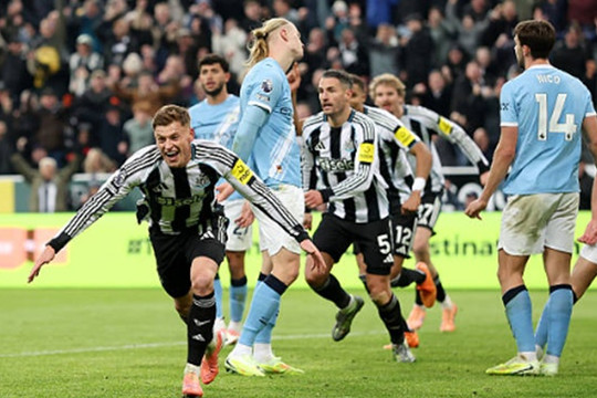 Newcastle 2-1 Man City: Harvey Barnes nhấn chìm nhà ĐKVĐ
