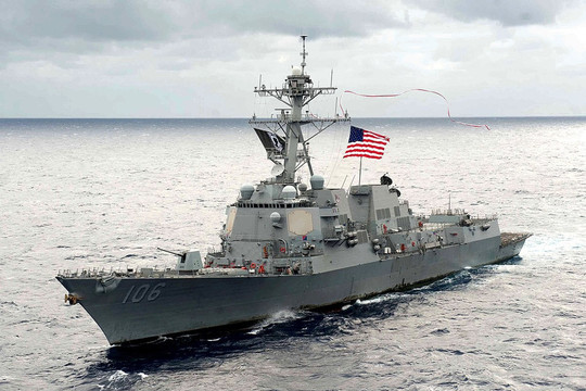USS Stockdale khiến tàu dầu Nga đổi hướng tại Caribe