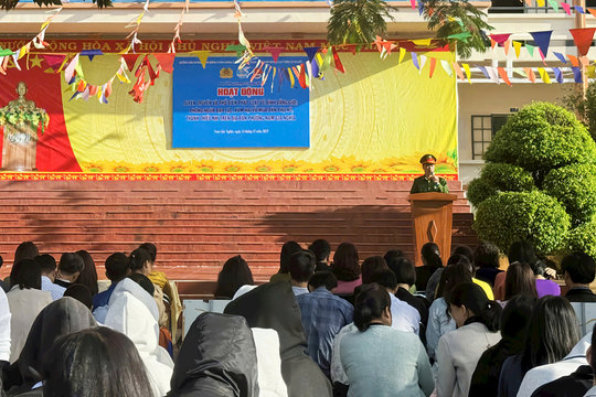 Học sinh phía Tây Lâm Đồng được bồi dưỡng kiến thức pháp luật