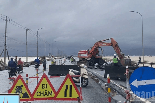 Trung Bộ và Tây Nguyên khẩn trương khắc phục 12 điểm tắc đường sau mưa lũ lớn