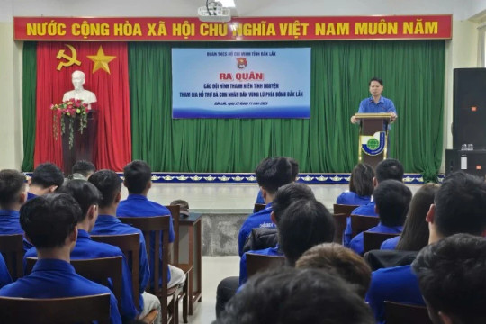 Đắk Lắk ra quân các đội hình thanh niên tình nguyện tham gia hỗ trợ nhân dân vùng lũ