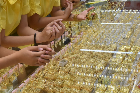 Giá vàng chiều nay 24/11/2025: Giá vàng SJC, giá vàng nhẫn, bảng giá vàng hôm nay chi tiết