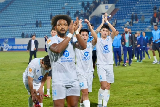 HLV Long An tiết lộ cách 'bắt bài' Xuân Son của Nam Định