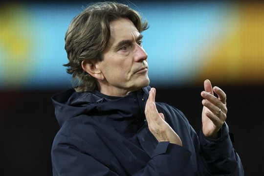 Tâm lý nhược tiểu khiến Tottenham sụp đổ trong trận derby London
