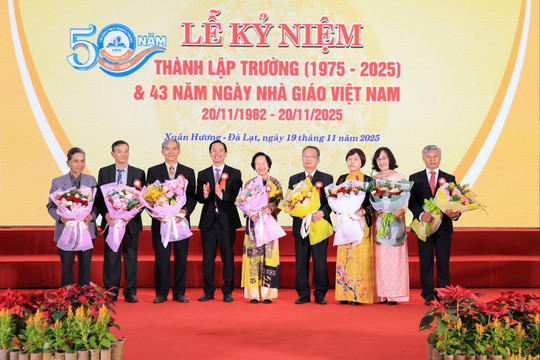 Hành trình 50 năm của lá cờ đầu ngành giáo dục Lâm Ðồng