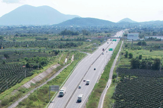 Tài xế bị trộm tài sản khi dừng nghỉ gần cao tốc Vĩnh Hảo - Phan Thiết