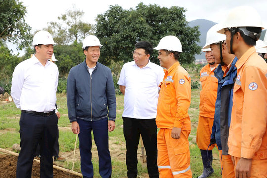 Điện lực Lâm Đồng động viên lực lượng khắc phục sự cố lưới điện tại D'ran