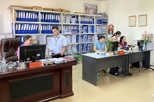 Công chức là chuyên viên có phải học chứng chỉ quản lý nhà nước?