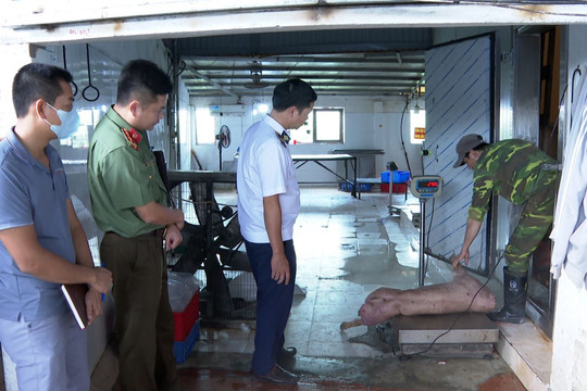 Hưng Yên: Khởi tố 02 bị can về tội “Vi phạm quy định về an toàn thực phẩm”