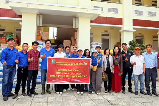 Chung tay hỗ trợ người dân khắc phục hậu quả mưa lũ