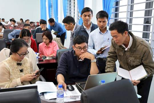Lâm Đồng kiểm tra công tác phổ cập giáo dục 14 xã