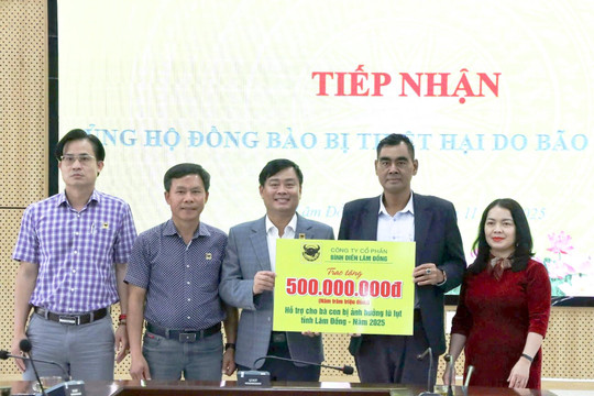 Công ty Cổ phần Bình Điền Lâm Đồng hỗ trợ 500 triệu đồng khắc phục hậu quả mưa lũ
