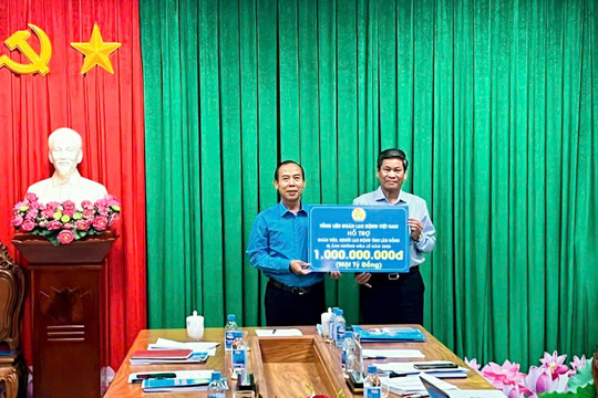 1 tỷ đồng hỗ trợ đoàn viên, người lao động Lâm Đồng bị ảnh hưởng bởi bão số 13