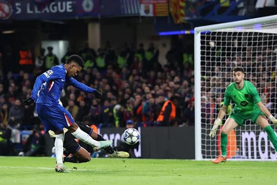 Estevao Willian rực sáng, Chelsea hủy diệt Barcelona 3-0