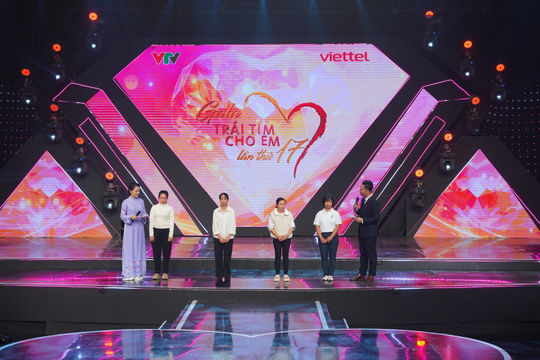 Gala 'Trái tim cho em': Nhìn lại 17 năm hành trình nhân ái