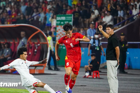 Tổn thất Văn Trường, thầy Kim "vá" tuyến giữa U22 Việt Nam bằng phương án nào?