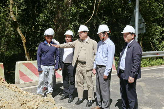 Bảo đảm việc lưu thông diễn ra bình thường trong quá trình sửa chữa đèo Prenn