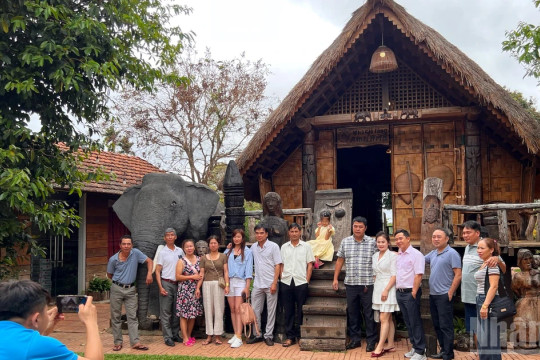 Trải nghiệm văn hóa Ê Đê với một ngày ở “buôn trong lòng phố”